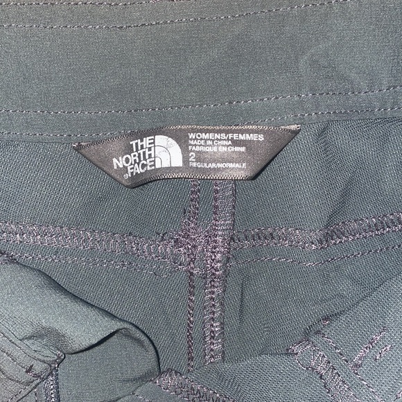 The North Face Cargo Shorts - Picture 3 of 3